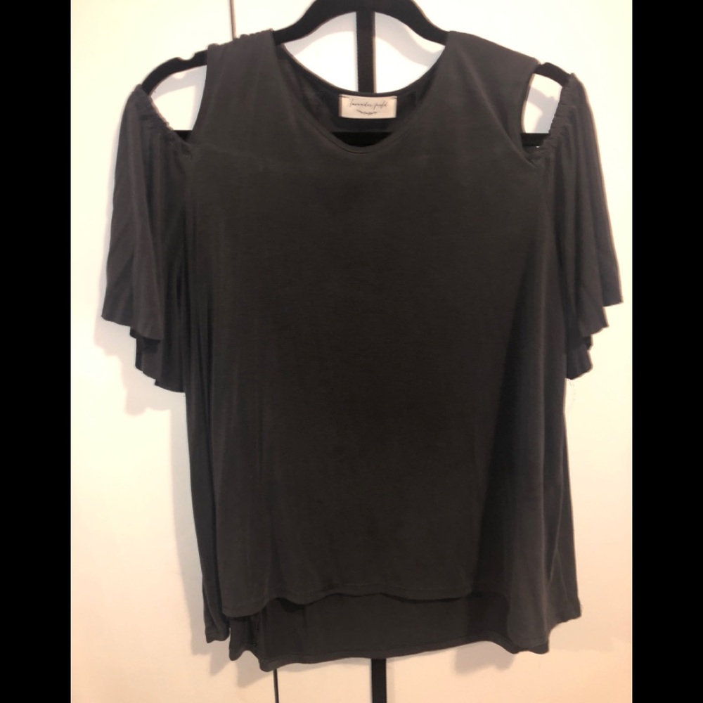 💚Lavender Field Cold Shoulder Top Sz Large